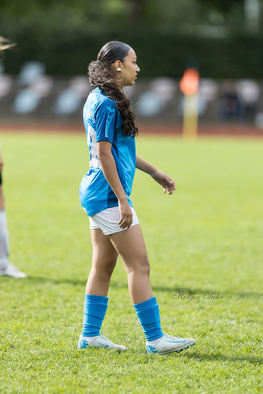 Bild 360 - wBJ VfL Pinneberg - Germania Schnelsen : Ergebnis: 15:1